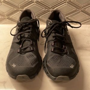 On Cloud X sneaker—size 7.5